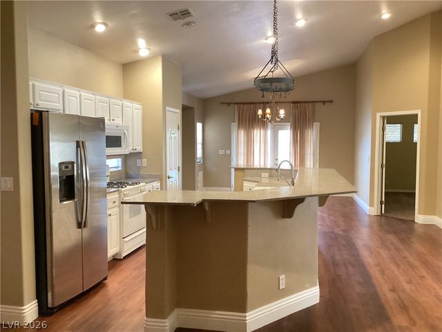 8305 Valley Stream Avenue, Las Vegas, NV 89131