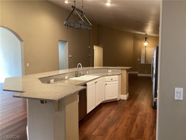 8305 Valley Stream Avenue, Las Vegas, NV 89131