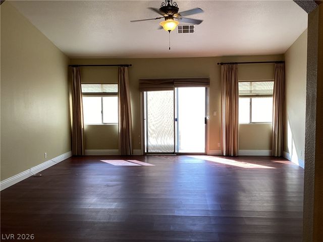 8305 Valley Stream Avenue, Las Vegas, NV 89131