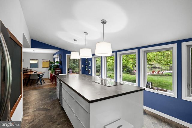 32 OAKWOOD DR, Medford, NJ 08055