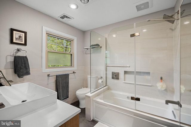 32 OAKWOOD DR, Medford, NJ 08055