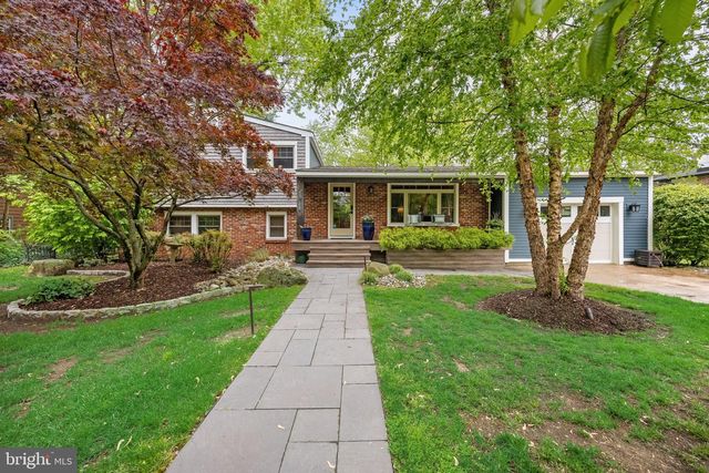 32 OAKWOOD DR, Medford, NJ 08055