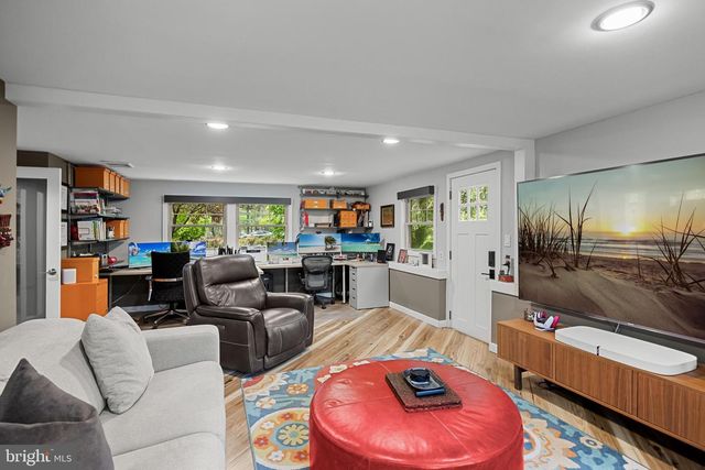 32 OAKWOOD DR, Medford, NJ 08055