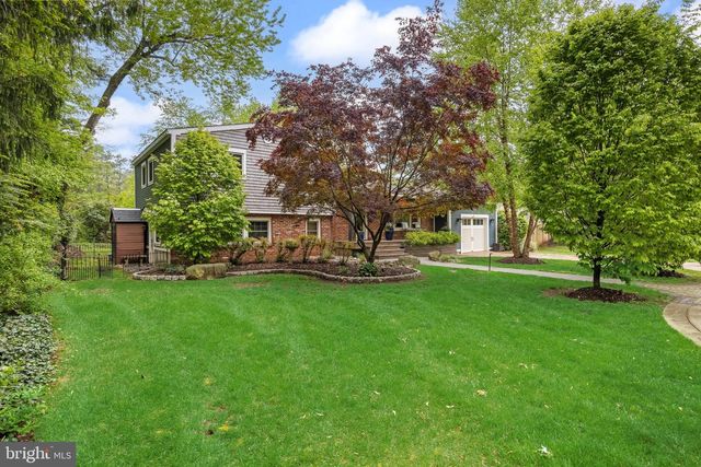 32 OAKWOOD DR, Medford, NJ 08055