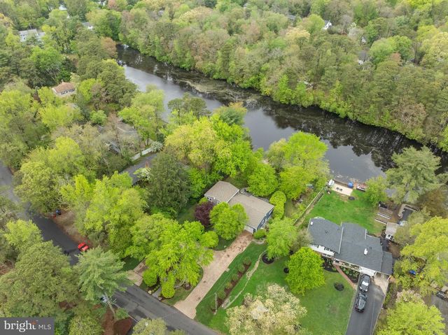 32 OAKWOOD DR, Medford, NJ 08055