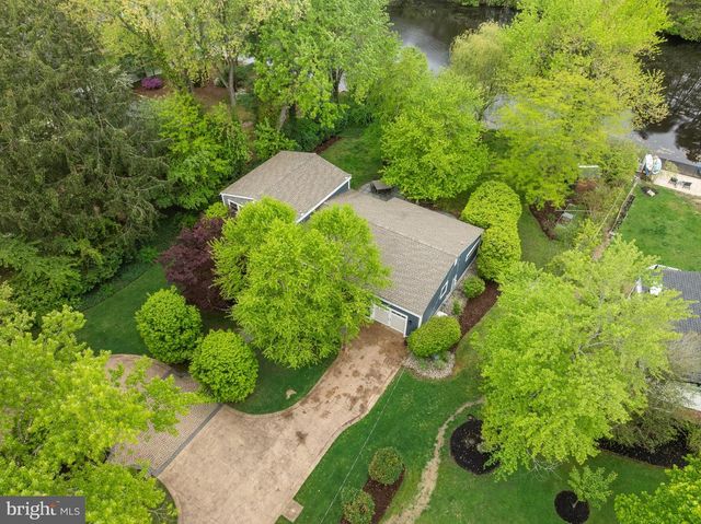 32 OAKWOOD DR, Medford, NJ 08055