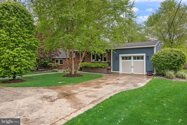 32 OAKWOOD DR, Medford, NJ 08055