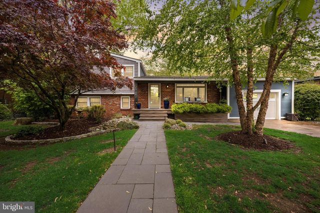 32 OAKWOOD DR, Medford, NJ 08055