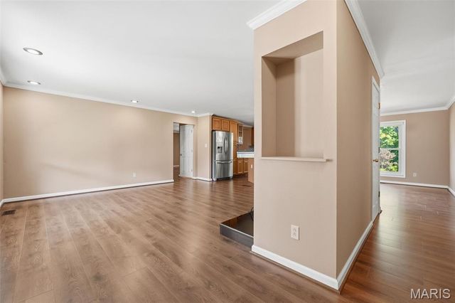 4970 Fernhill Drive, St Louis, MO 63128