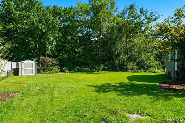 4970 Fernhill Drive, St Louis, MO 63128