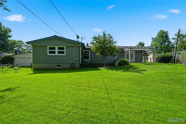 4970 Fernhill Drive, St Louis, MO 63128