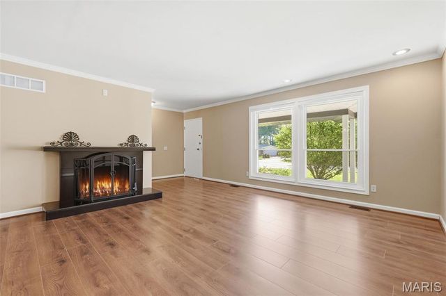 4970 Fernhill Drive, St Louis, MO 63128