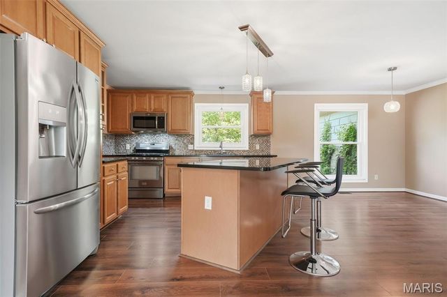 4970 Fernhill Drive, St Louis, MO 63128