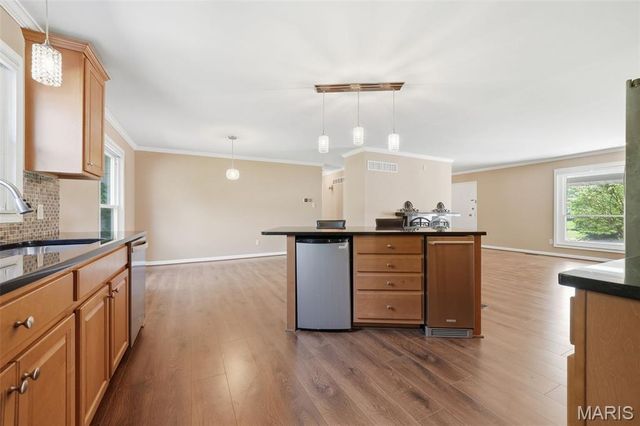 4970 Fernhill Drive, St Louis, MO 63128