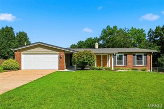 4970 Fernhill Drive, St Louis, MO 63128