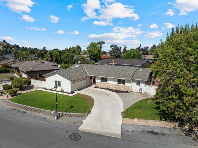 471 Marks Drive, Hollister, CA 95023