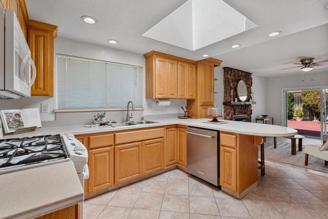 471 Marks Drive, Hollister, CA 95023