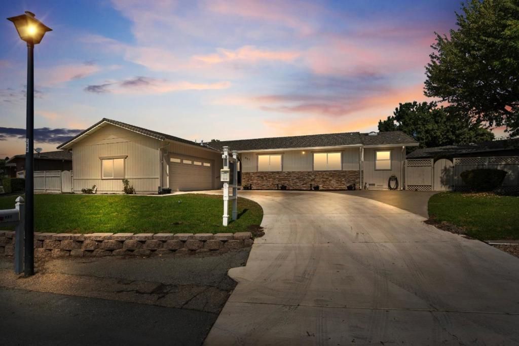 471 Marks Drive, Hollister, CA 95023