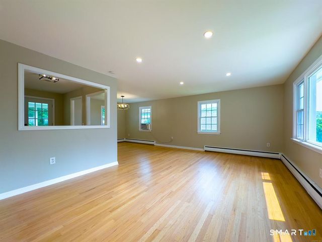 32 Kaynor Drive, Waterbury, CT 06708
