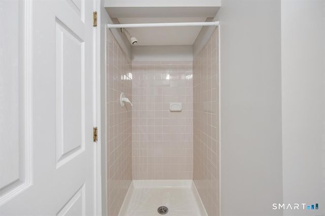 32 Kaynor Drive, Waterbury, CT 06708