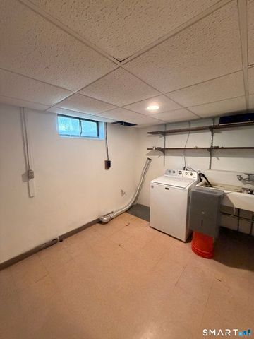 32 Kaynor Drive, Waterbury, CT 06708