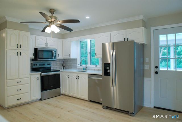 32 Kaynor Drive, Waterbury, CT 06708