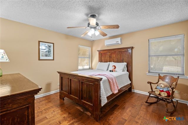 102 Zornia Drive, San Antonio, TX 78213