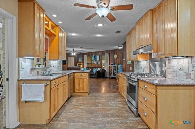 102 Zornia Drive, San Antonio, TX 78213