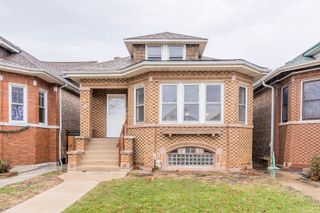 5238 W Wolfram Street, Chicago, IL 60641