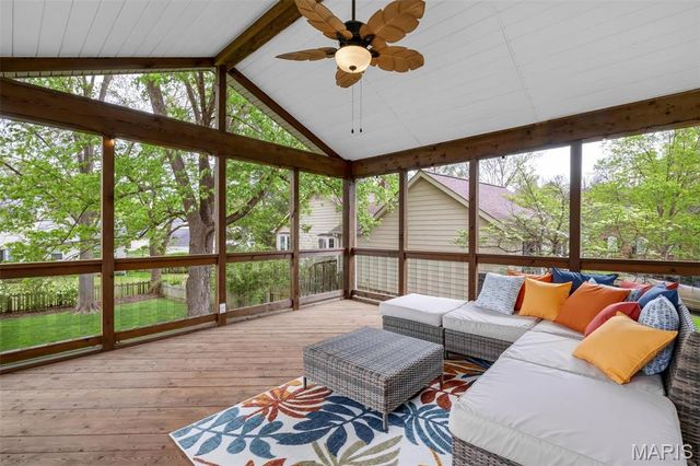 1952 Farm Valley Drive, Chesterfield, MO 63017