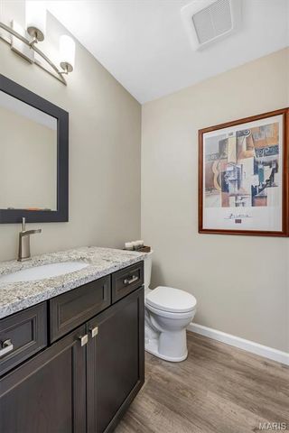 1952 Farm Valley Drive, Chesterfield, MO 63017