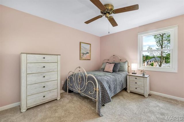1952 Farm Valley Drive, Chesterfield, MO 63017