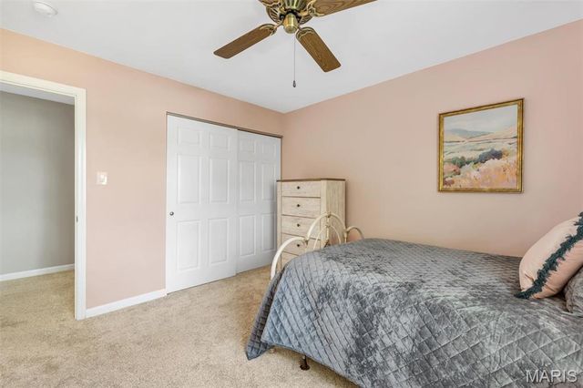 1952 Farm Valley Drive, Chesterfield, MO 63017