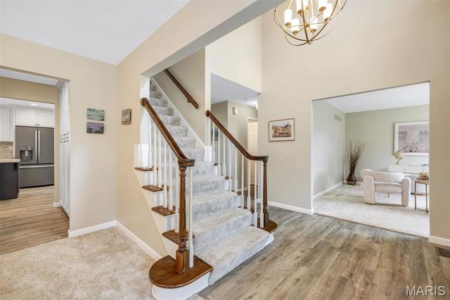 1952 Farm Valley Drive, Chesterfield, MO 63017