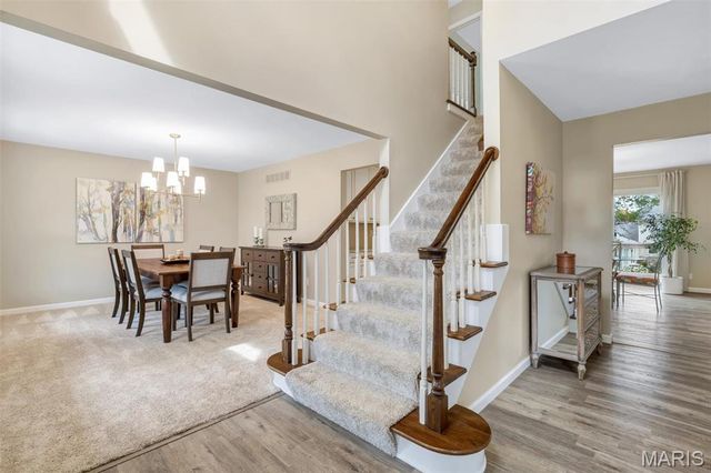 1952 Farm Valley Drive, Chesterfield, MO 63017