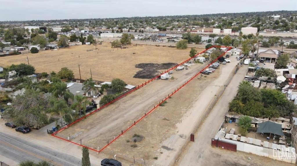 4024 Deacon Avenue, Bakersfield, CA 93307