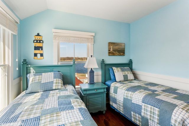 212 Beachwalk Lane, Michigan City, IN 46360