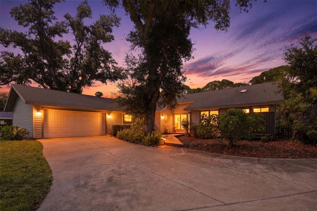 881 PINTO CIRCLE, Nokomis, FL 34275