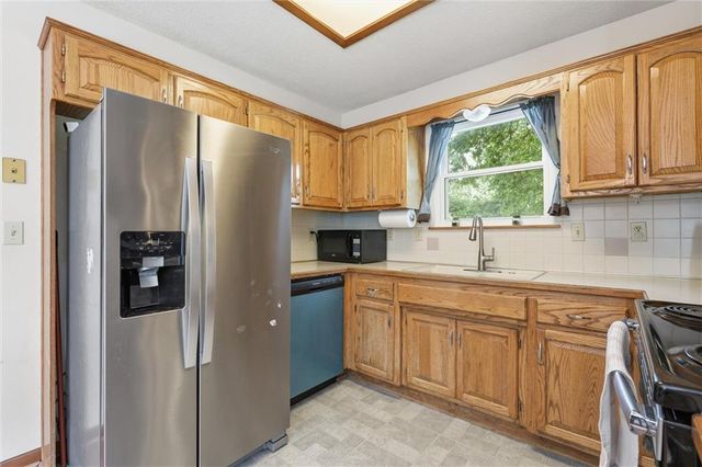 1104 Park Drive, Greenwood, MO 64034