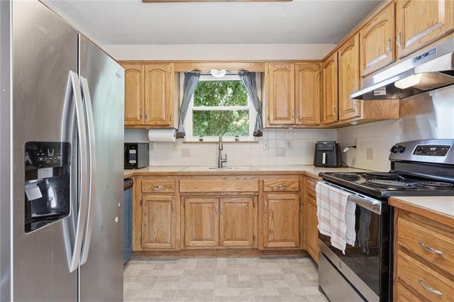 1104 Park Drive, Greenwood, MO 64034