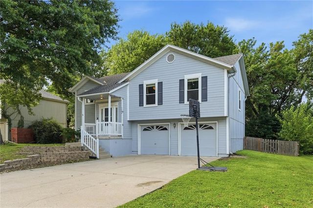 1104 Park Drive, Greenwood, MO 64034