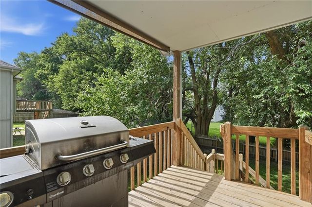 1104 Park Drive, Greenwood, MO 64034
