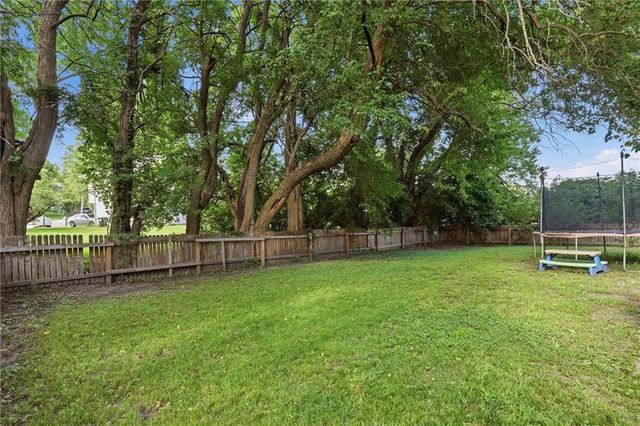 1104 Park Drive, Greenwood, MO 64034