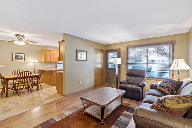 7570 15th Street Lane N, Oakdale, MN 55128