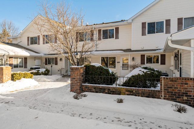 7570 15th Street Lane N, Oakdale, MN 55128