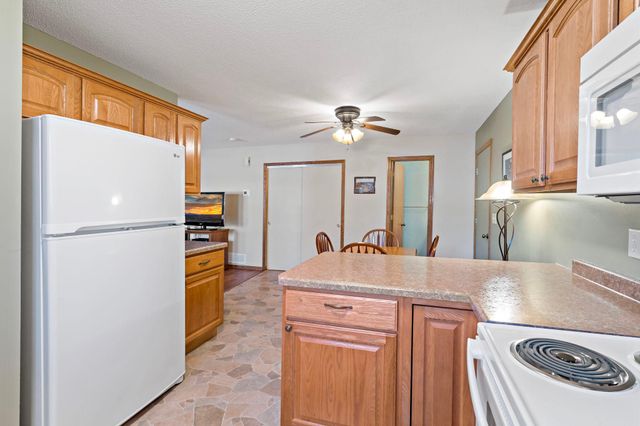 7570 15th Street Lane N, Oakdale, MN 55128