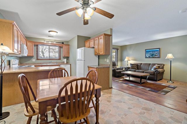 7570 15th Street Lane N, Oakdale, MN 55128