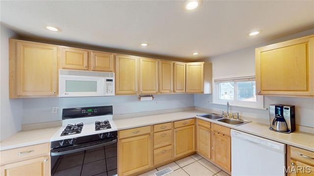 3316 Commonwealth Avenue, St Louis, MO 63143