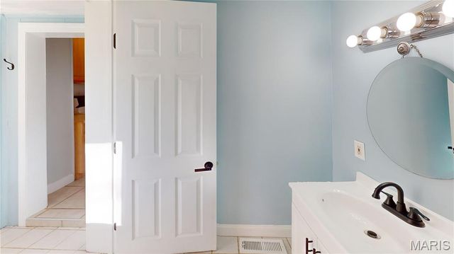 3316 Commonwealth Avenue, St Louis, MO 63143