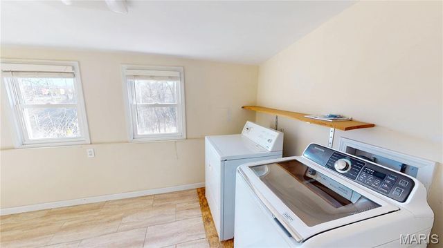 3316 Commonwealth Avenue, St Louis, MO 63143